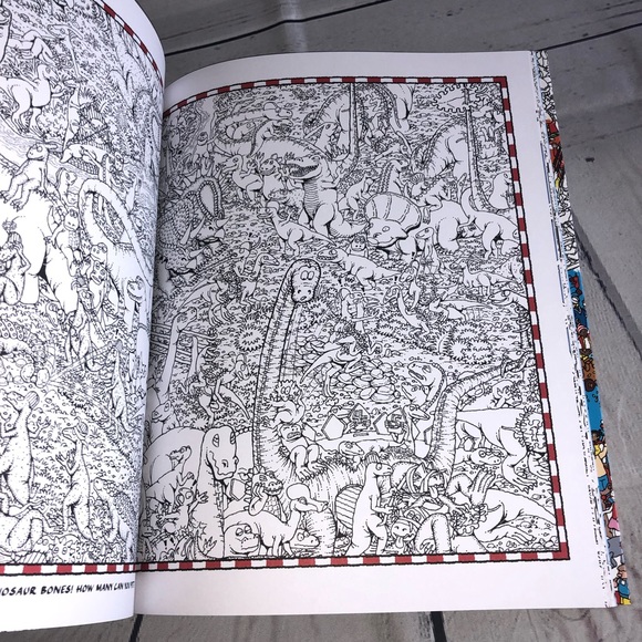 Where’s Waldo? The Coloring Book - Picture 5 of 8